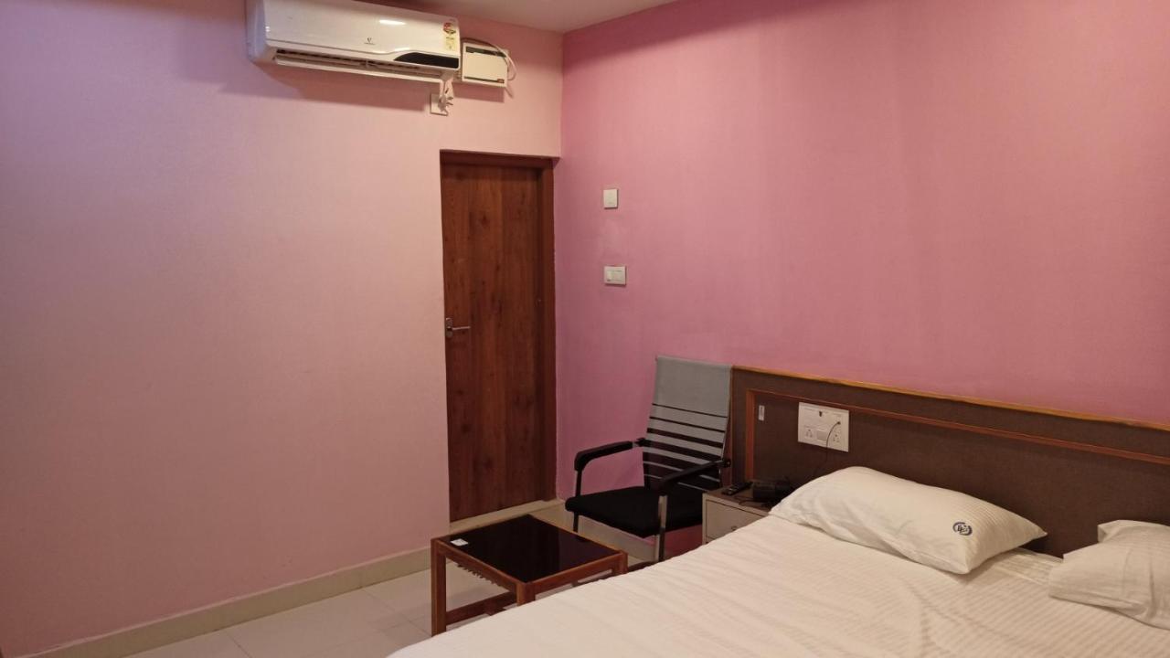 فندق Aarthi Residency كارايكودي المظهر الخارجي الصورة