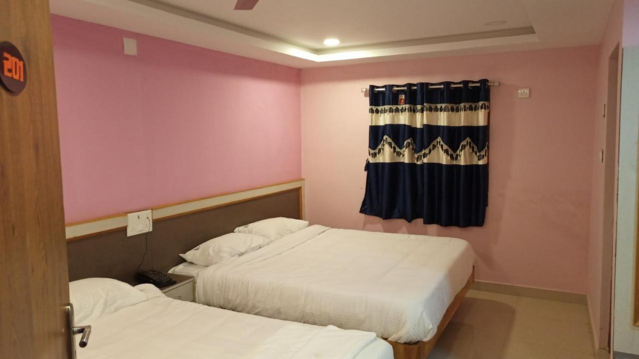 فندق Aarthi Residency كارايكودي المظهر الخارجي الصورة